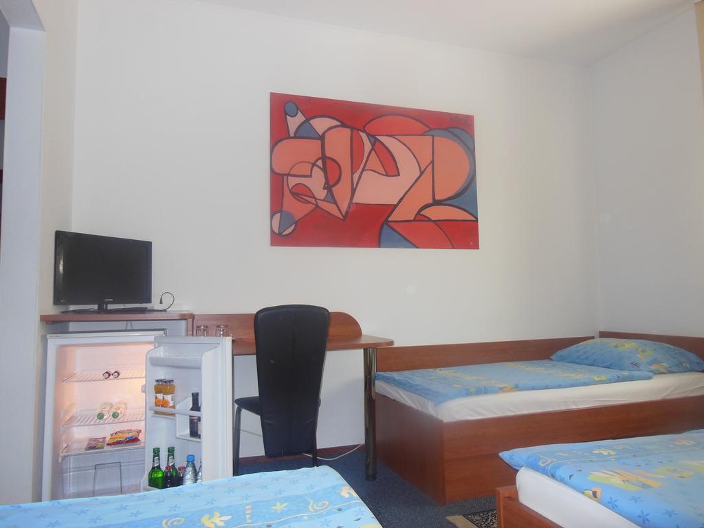 Hotel Pri Belokranjcu Novo Mesto Zimmer foto